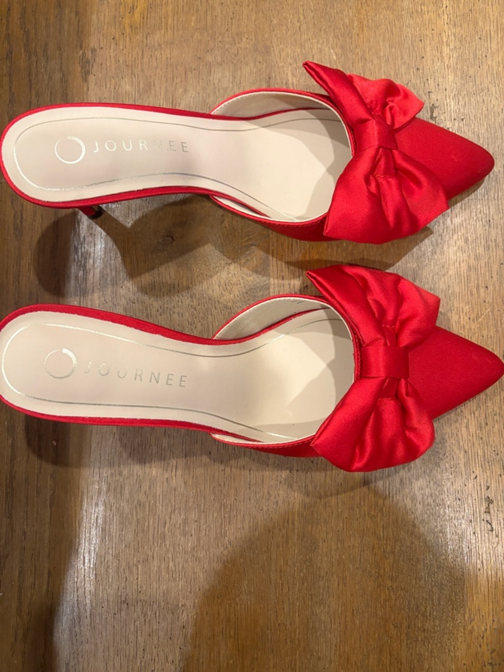 Journee Collection Red Bow Pointed Toe Heels - Picture 3 of 5